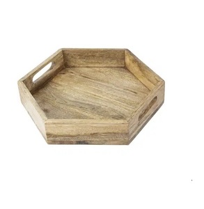 Bandeja de madera Accesorios de cocina con asa y forma hexagonal Servicio de alimentos disponible a un precio asequible - Product Image 1