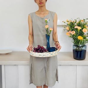 ถาดเรซิ่นสีขาวมุกพร้อมด้ามสีทองและแผ่นฟอยล์ตกแต่งศิลปะทำด้วยมือสำหรับการใช้บนโต๊ะจากอินเดีย - Product Image 4