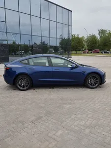 MODEL 3 STANDARD Plus I d'occasion 2022, faible kilométrage, automatique, toit ouvrant panoramique, feux LED, feux diurnes LED, 6 places, prêt à rouler - Product Image 3