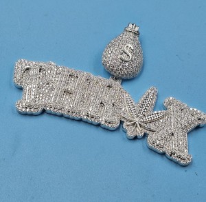Colgante de letra de plata de ley 925 con diamante redondo de moissanita VVS brillante y engastado en plata, para fiesta, unisex - Product Image 1