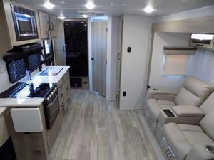 Nuevo En Stock Autocaravana De Lujo Todoterreno 4X4 RV Remolque Camper con Refrigerador Entrega Rápida Camping Para Coches - Product Image 5