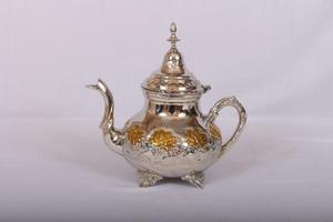 Tetera con estilo martillado de latón puro con asa para servir té, vajilla de café, tetera de Metal con asa grande para Hotel - Product Image 6