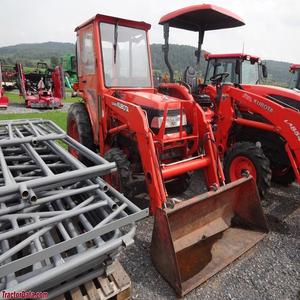 Venta al por mayor para Kubota L3010 Tractor Entrega rápida Calidad Premium para una agricultura eficiente Características Núcleo de motor de bomba Premium - Product Image 3