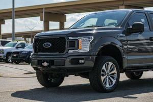 รถฟอร์ด F-150 XL ปี 2018 มือสอง รุ่น Look 4x4 เครื่องยนต์ 3.5L Eco STX Crew Cab 499 แรงม้า V8 4 วาล์ว 16 สูบ 5 ที่นั่ง เกียร์อัตโนมัติ - Product Image 2