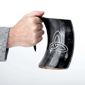 Taza de cuerno natural hecha a mano, jarra de cerveza vikinga sostenible para fiestas a un precio atractivo de Artisan Craft - Product Image 3