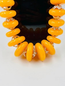 Collar de Resina Hecho a Mano por Proveedor Indio, Colores y Formas Personalizadas, Perfecto para Festivales o Fiestas, Disponible a Precio de Fábrica - Product Image 4