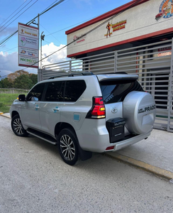 Toyota Land Cruiser Prado SUV Hybride Luxe Automatique 2022 Très Propre Moteur Turbo Options Intérieur Clair/Foncé Pneus R17/R18 - Product Image 5