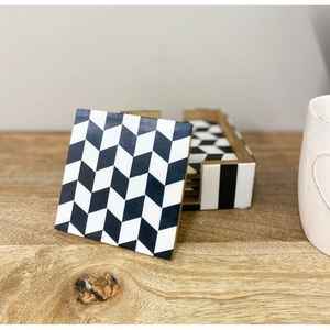 Posavasos Redondo Clásico de Resina y Madera, Tamaños y Colores Personalizables, Tapete de Mesa Hecho a Mano Duradero para Uso en el Hogar/Restaurante - Product Image 2