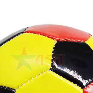 Balón de Fútbol de Cuero Duradero de Alta Calidad Personalizado al por Mayor de Fábrica con Alta Retención de Aire, Peso Personalizado y Tamaño Personalizado - Product Image 5