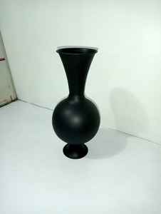 Florero de metal para decoración del hogar, el epítome de la clase y la creatividad, hecho para mejorar sus interiores con estilo y sustancia - Product Image 3