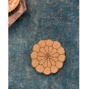 ที่รองแก้วกาแฟปักลายคลาสสิกเป็นมิตรกับสิ่งแวดล้อม4นิ้วที่รองแก้วเครื่องดื่มตกแต่งโลโก้ออกแบบได้ตามที่ต้องการ - Product Image 6