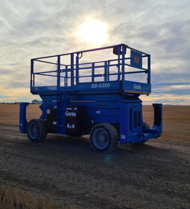 Plateforme élévatrice à ciseaux électrique 4x4 Genie GS-4390 à vente rapide, hauteur de travail 15m, système hydraulique bleu, pour travaux de construction intensifs - Product Image 6