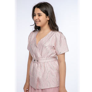 Tout nouveau OEM ODM décontracté fête fille vêtements col en v manches courtes chemise veste logo personnalisé dos disponible fabrication en gros - Product Image 3