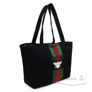 Borsa a tracolla con motivo ape di lusso con motivo a forma di ape, su misura per gli acquirenti di buon gusto | Ornamento natalizio gratuito con ogni borsa! - Product Image 3