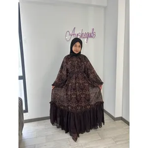 Robe en mousseline de soie de style ottoman, coupe trapèze, avec ourlet à volants et taille empire - Product Image 1