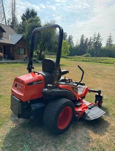 Tondeuse autoportée professionnelle Kubota ZD1211 diesel de qualité supérieure, prête à l'emploi pour l'entretien des pelouses commerciales - Product Image 5