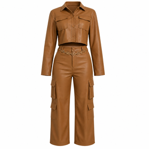 Conjunto de chándal de cuero PU marrón para mujer, de manga larga, con cuello abotonado, bolsillos tipo cargo, estilo casual de otoño para la calle. - Product Image 1