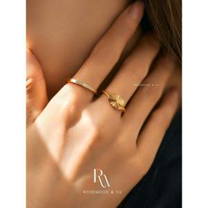 Anello Sigillo Placcato Oro con Motivo Sole e Celeste, Impermeabile, Impilabile, con Intarsio Eternity, Non si Ossida, Regalo Perfetto - Product Image 2