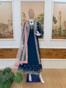 Último Diseño de Kurta para Mujer en Faux Georgette con Bordado Koti y Adornos de Diamantes, Ropa India y Pakistaní - Product Image 5