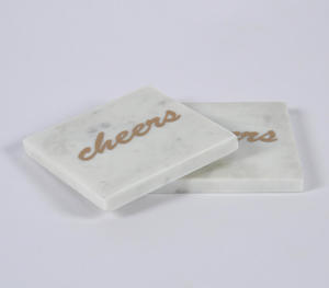 แผ่นรองแก้วหินอ่อนสีขาวหรูหราพร้อมข้อความพิมพ์ลายตัวอักษรทองคำ ดีไซน์ทันสมัย ขายส่งจำนวนมาก สำหรับบาร์และโต๊ะอาหาร - Product Image 1