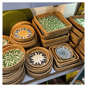 Plateau en rotin nacre, base en rotin tissé, incrustation de nacre pour le service en chambre et la décoration des spas, fabriqué au Vietnam - Product Image 2