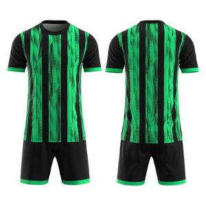 Uniformes de Fútbol Personalizados Completos Sin Logotipo, de Alta Calidad, al por Mayor, Sublimados, Verdes y Negros, para Hombre - Product Image 1