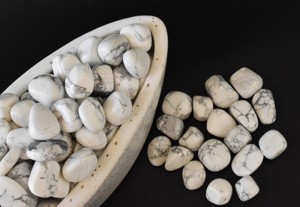 Top Attractive Design <b>White</b> Color Living Room Decor Crystal Howlite Tumbled Stones Polished Feng Shui Holiday Decoration & Gift - Product Image 6