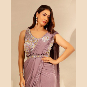 Lanzamiento de hermosa tela importada de diseñador con volantes con exquisito cinturón de trabajo hecho a mano Sari ready made al por mayor por Royal Export - Product Image 6