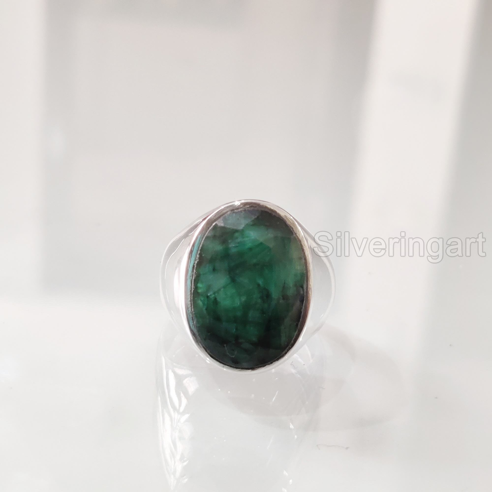 สีเขียว