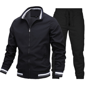 Nouveau dernier design de survêtements de jogging personnalisés en matériau de haute qualité, survêtements respirants et durables à fermeture éclair survêtements personnalisés - Product Image 4