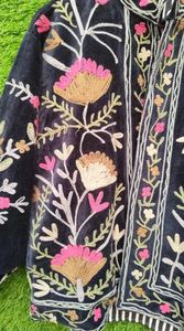 เสื้อคลุมยาวสไตล์โบโฮปักลายซูซานีสำหรับผู้หญิง ลำลอง ใส่ได้ในฤดูใบไม้ผลิ ดีไซน์งานปักครูเวลแบบควิลท์ เหมาะเป็นของขวัญพิเศษ ทำด้วยมือ - Product Image 2