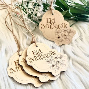 Etiquetas Decorativas de Madera para Regalos de Eid Mubarak con Grabado Floral para un Estilo Rústico de Regalos Festivos - Product Image 1