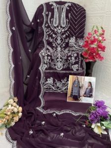 Costume pakistanais au design unique avec de superbes techniques artisanales parfaites pour les événements sociaux au prix de gros - Product Image 3