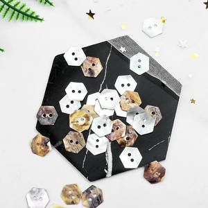 Nuevo diseño grabado Seashell vestido botón pulido perla Shell traje botones para prendas de moda - Product Image 5