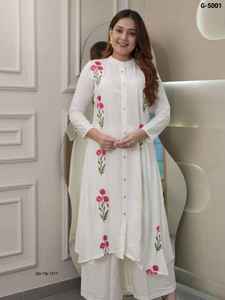 Ropa Étnica India de Algodón Reyon con Bordado, Kurtis Listos para Usar con Conjunto de Plazzo para Vestir Casual y Festivo - Product Image 3