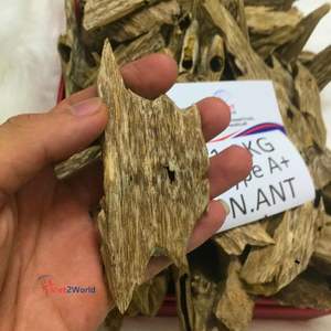 Copeaux d'agarwood du Vietnam pour bâtonnets d'encens et mélange de bakhoor aromatique - Product Image 3