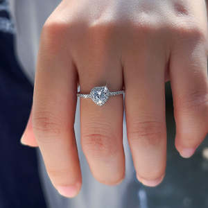 แหวนเงินแท้ S925 ดีไซน์ทรงรัศมีประดับเพชรโมอิสซาไนต์ 2 กะรัต ระดับความสะอาด VVS1 รูปหัวใจ สำหรับงานแต่งงาน งานหมั้น หรือวันครบรอบ ดีไซน์ทันสมัย - Product Image 6