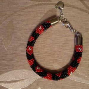 Brazalete bordado con cuentas vibrantes y de moda Diseños lujosos multicolores Manténgase a la moda con la última colección de estilo clásico - Product Image 4