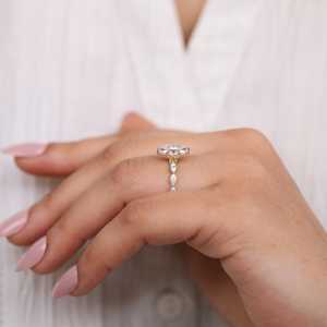 แหวนหมั้นเพชรแบบโซลิแทร์สำหรับผู้ใหญ่ตัดจากหินด้านข้างแหวนทองเงินสเตอร์ลิงแหวนเพชรใส VS1สำหรับห้องปฏิบัติการ - Product Image 2