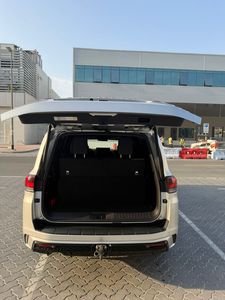 Toyota Land Cruiser VXR 7 places automatique turbo SUV intérieur cuir pneus R20 feux LED 2024 - Product Image 6