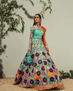 Lehenga Choli para eventos de boda Mehandi 2025 vestido de colección con combinación multicolor trajes de diseño indio y pakistaní - Product Image 3