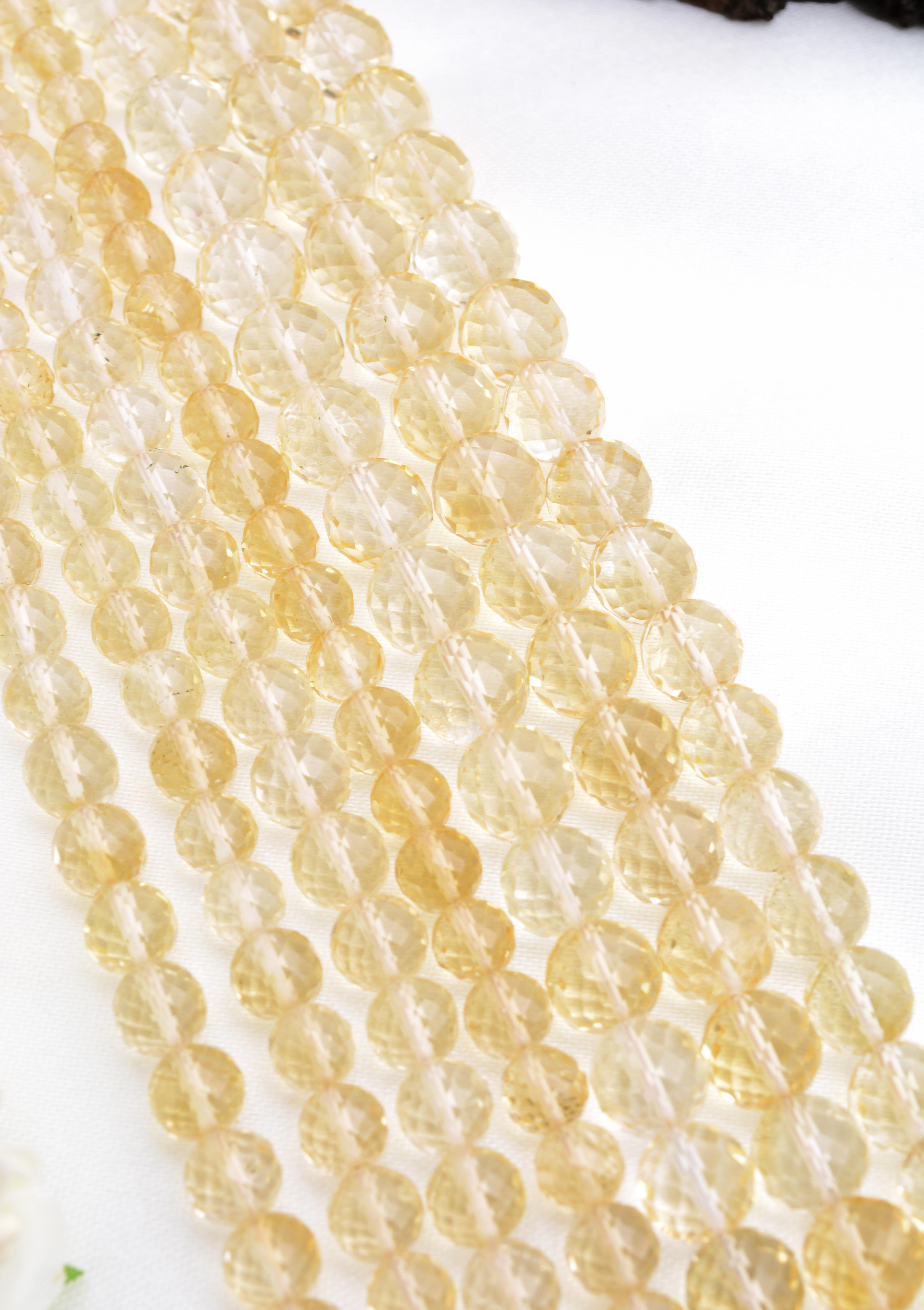 สีเหลือง