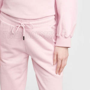 Ensemble de survêtements évasés pour femmes, doux et extensibles, deux pièces, conçu pour le confort et l'usage quotidien, en vente en ligne 2026 - Product Image 4