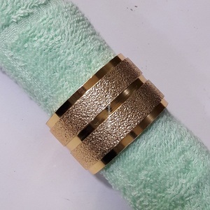 Anneaux de serviette de style vintage en métal à texture dorée pour la maison et les fêtes de mariage - Product Image 3