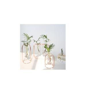 Vase à fleurs en métal fait main de couleur or de conception de luxe de haute qualité pour la décoration de mariage et la décoration de la maison - Product Image 2