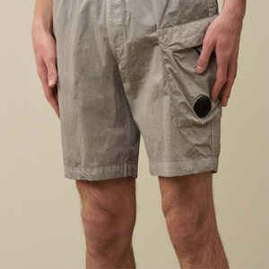 Short de bain pour homme de créateur à la mode Maillot de bain de haute qualité Parfait pour les vêtements de plage décontractés et formels - Product Image 3