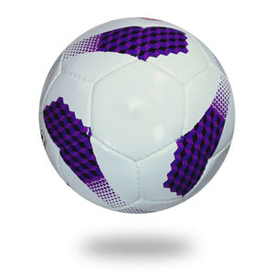 Balón de fútbol cosido a mano impreso personalizado de alta calidad, cuero PU ligero y caucho de PVC, precio competitivo para uso deportivo - Product Image 3