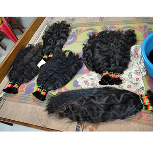 ผมแท้จากอินเดียแบบใหม่  ถักด้วยเครื่องจักร  แบบ Double Weft  น้ำหนัก 100 กรัม  ผมเวอร์จินแท้ 100%  ไม่ผ่านการแปรรูป  สีดำธรรมชาติ  จัดเรียงเกล็ดผม - Product Image 3