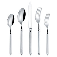 Couteau médiéval cuillère fourchette en acier inoxydable couverts Design moderne métal noir manche rustique vente en gros ensemble de couverts pour le dîner