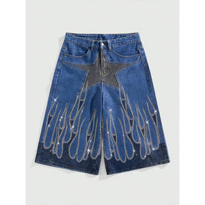 Short en jean bicolore à motif flamme avec strass personnalisé Short en jean Streetwear à coupe ample avec écusson étoile Hip Hop pour homme - Product Image 1